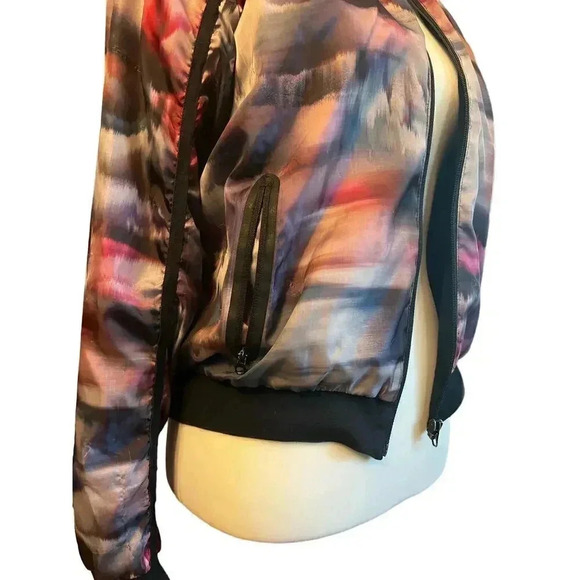 Onzie flow yoga jacket zip front and zip pockets size s/m - Picture 2 of 7